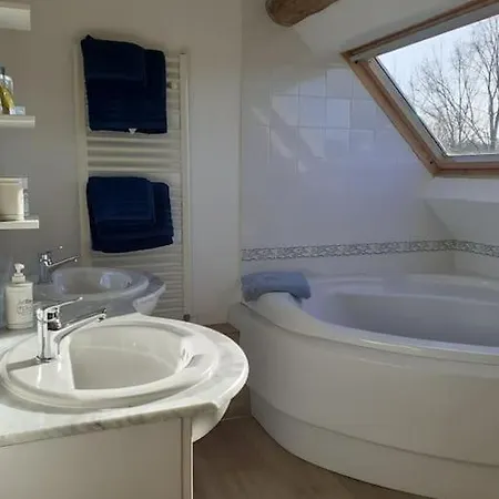 Casa de Férias La Gouletterie Classe 3* Avec Piscine