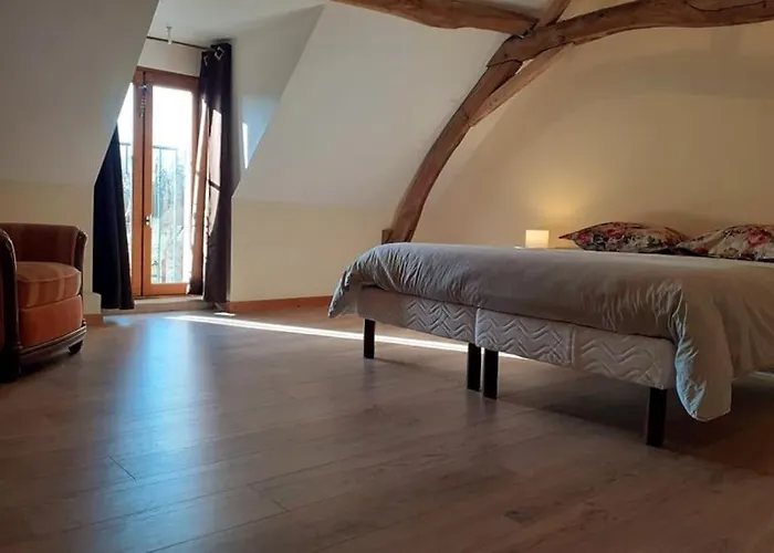 La Gouletterie Classe 3* Avec Piscine * Thoree-les-Pins