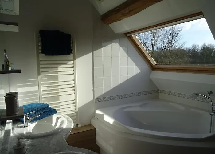 La Gouletterie Classe 3* Avec Piscine * Thoree-les-Pins